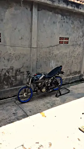 Asikk🤙🤣#krsgarage #mpw9style #w9style #herex1200m #herexjatim @Jebres³⁵ @tamtam @KAJI*kecil @aku hbib🧿 