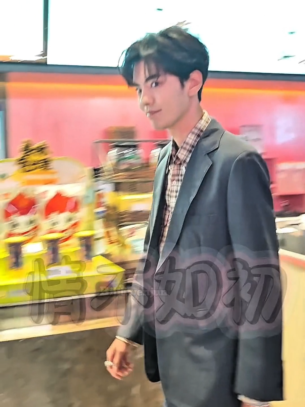 21-8-25  พ่อหนุ่มเสื้อลายสก๊อต คลุมสูท แบบเท่ห์ๆ ไม่มีใครเหมือน และไม่เหมือนใคร หล่อทุกลุคเลยเนอะ😍😍 งานโปรโมต ซี่รีย์ Shadow Love ปีศาจราตรี  #ปี้เหวินจวิ้น  #biwenjun  #ปี้เหวินจวิ้น毕雯珺biwenjun  #biwenjunnex7  #ปี้เหวินจวิ้นbiwenjun 
