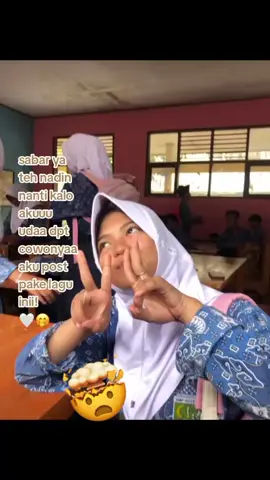 🤭🤭#xcyzba #nadinamizah #moots? #fypppppppppp #trend