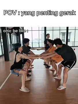 si Gilang mo ngapain sih🗿😭, ada aja kelakuan nya 🤣🤣  #onicesport #kairi #sanz #kiboy #skylar  @ONIC Esports 