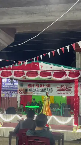 Mengikuti perlombaan Festival Lagu Dangdut Putri dalam rangka perayaan HUT RI ke 80 di Kec. Kapur IX #lomba17agustus #lagudangdut #fyppppppppppppppppppppppp 
