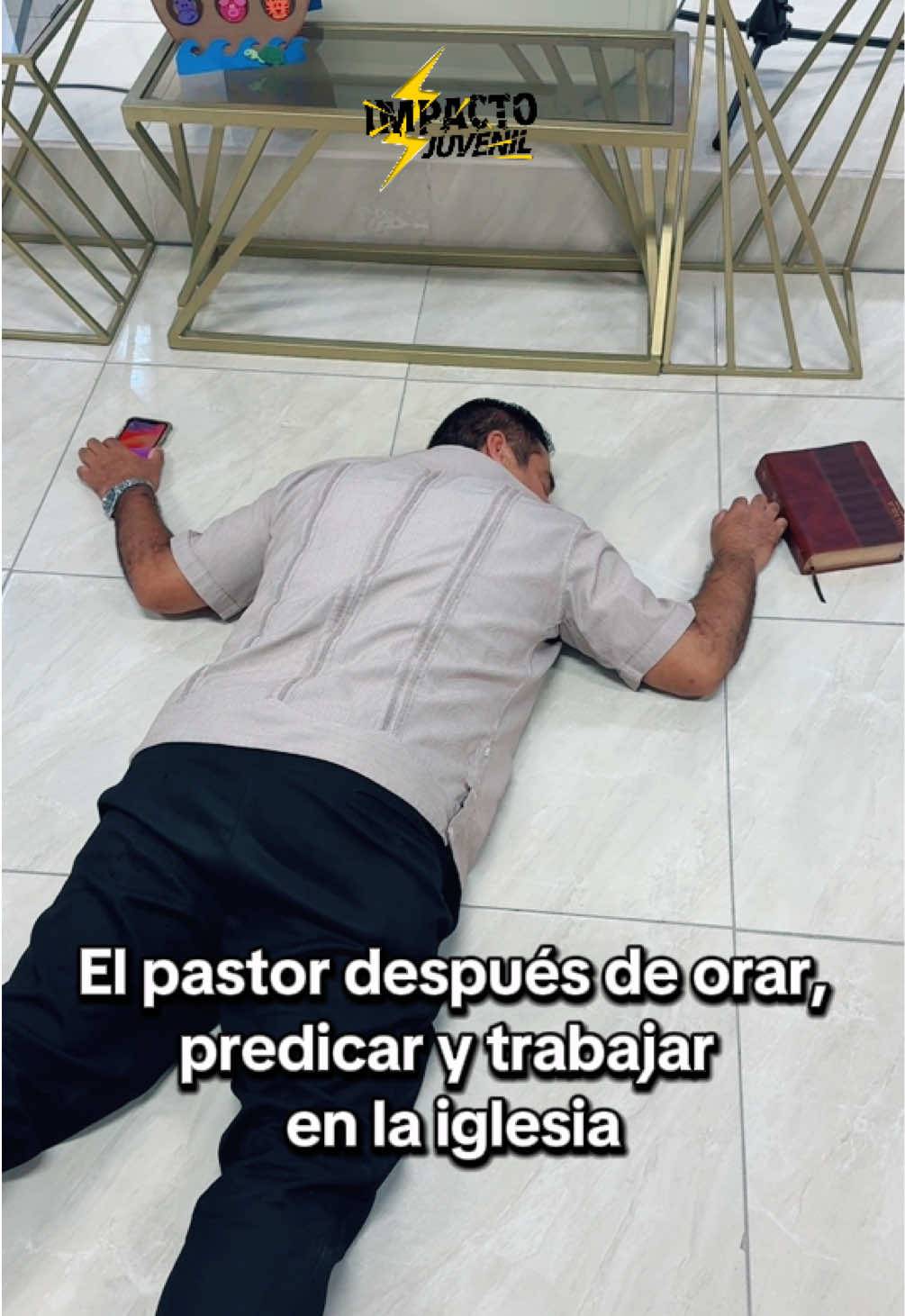 Gracias a Dios por los pastores🙌🏼✨. Sus oraciones hacen la diferencia.  #impactojuvenil #humorcristiano #humorcristiano #oracion #pastor 