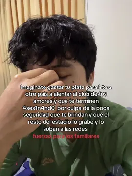Indignante 💔  Hinchas de ambos equipos se enfrentaron: lanzaron objetos, rompieron butacas, hubo incendios y agresiones violentas. #udechile #independiente #futbol⚽️ #deluto 