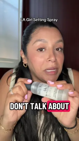 And remember that a setting spray is NOT the same as a fixing spray! A setting spray will melt all your layers together for a seamless blended finish. @L.A. Girl Cosmetics #lagirl #settingspray #fixingspray #foundationtest 