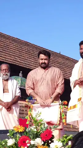 താരരാജാവിന്റെ പിന്നിലുള്ള രാജാവിനെ മനസ്സിലായോ🥰