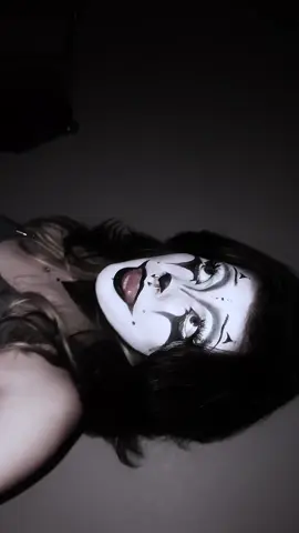 guys we don’t talk about the glue on my eyebrows i kinda fcked it up oops #fyp #fup #clown #clownmakup #makeup 