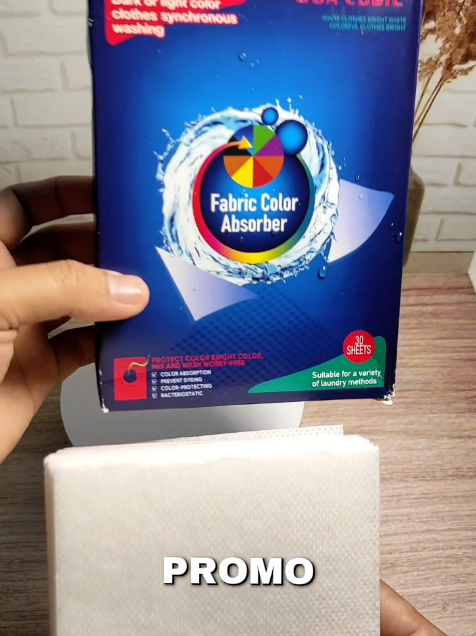 sekarang gak perlu khawatir lagi cuci baju warna putih dengan baju warna lainnya, karena sudah ada qua cubic ini, cegah warna luntur pakaian