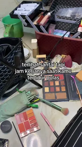 makeup 8 orang sendiri josjis tenan rekk 🥰👋🏻🤪 #promoseruweekend #promomakanmerdeka #muassmarang #muasemarangrecomended #makeupwisuda 