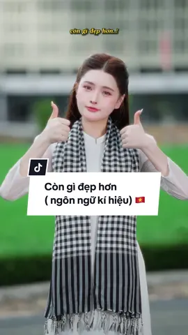 Hết kháng chiến nếu con còn chưa về…..  Đây là bài hát lấy đi nhiều nước mắt của em, từng câu từng chữ. Ông bà và mẹ em đều sống ở thời bom đạn, từng nghe thật nhiều câu chuyện thời ấy - Quảng Trị 1968 như dội bom… Cảm ơn những con người dũng cảm yêu nước, hy sinh để chúng em có được hoà bình như ngày hôm nay ❤️‍🔥🇻🇳 đây là lần đầu em tập ngôn ngữ kí hiệu, nếu chưa đúng mn  góp ý cho em với ạ❤️‍🔥 #tiktoklive #congidephon #ngonngukihieu #quockhanh #vietnamese #viral #hetkhangchienneuconconchuave #muado 