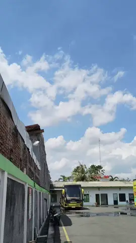 pria itu mencintai wanitanya dengan hebat, sedangkan wanita dengan hebat menyembunyikan laki2 di belakangnya. #wisata #buswisata #rvtrans #tividi #fyppppppppppppppppppppppp 