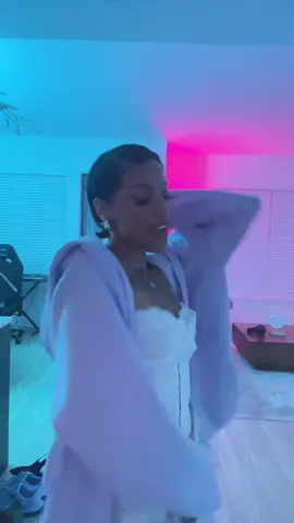 can’t stop doing this dance 🤭