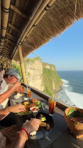 Seafoods with this view 🦐✨  #fyp #tiktokph #travel #bali #indonesia 