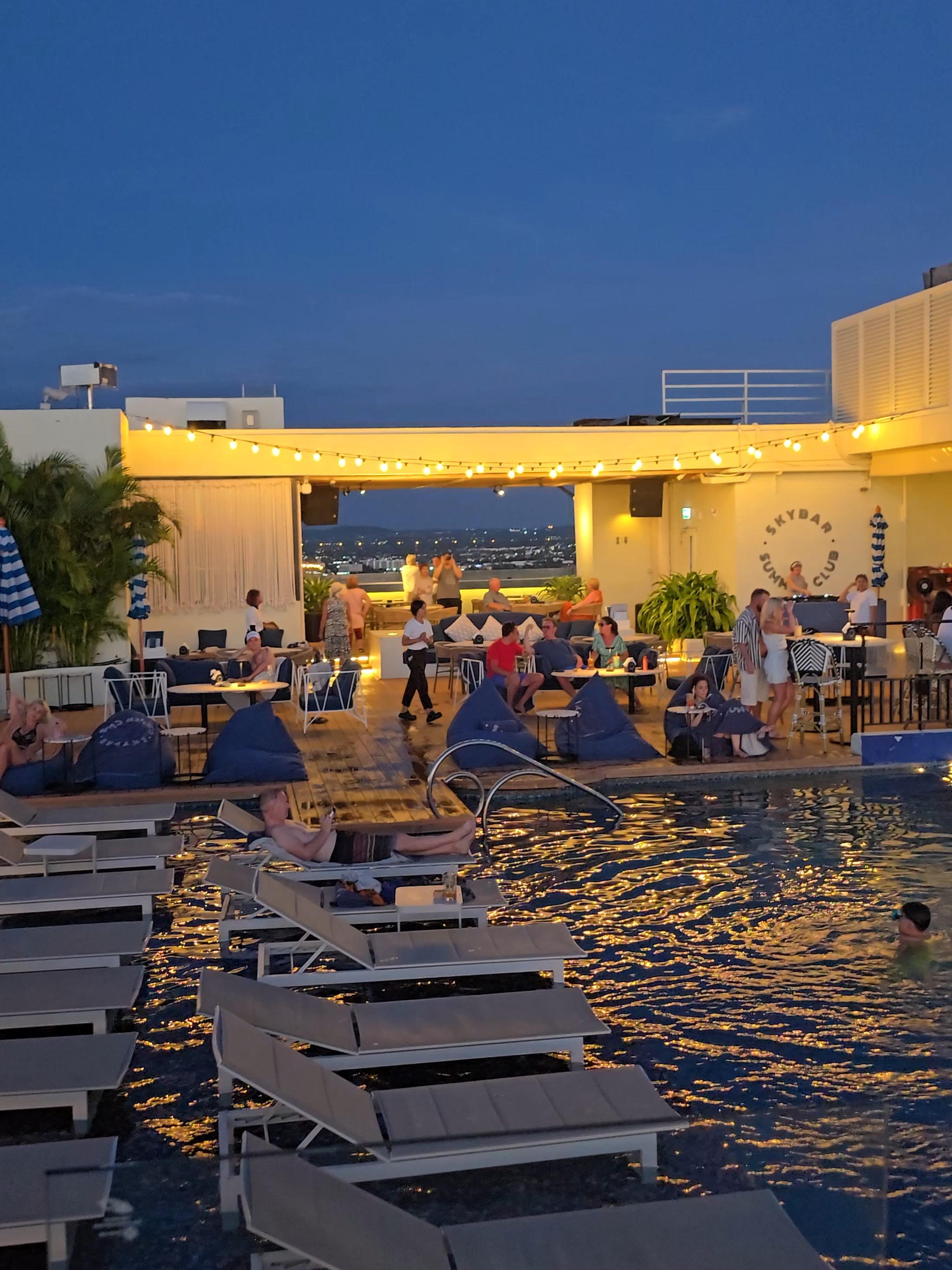 Amazing night views at the hotel Siam Siam #Pattaya #nightcity #vies #nightviews #club #rooftop
