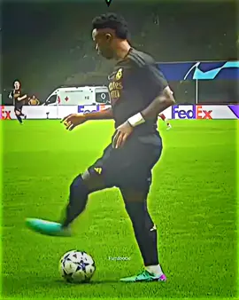 Vinicius Rare freestyle skills  #viraltiktok #foryou #funfootie #vini 