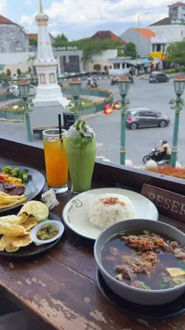 Nongki cantik dengan view tugu jogja😍#jogja #kebunndalemjogja #tugujogja #jogjaistimewa 