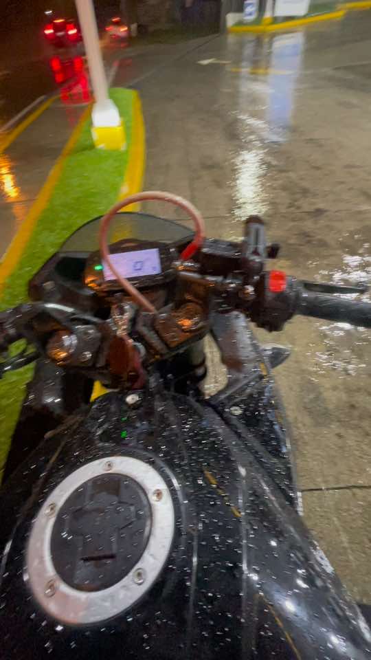 Gracias señor que lo agarro para que pudiera irme JAJAJAJAJ 🫠🥲😂 #motos #paratiiiiiiiiiiiiiiiiiiiiiiiiiiiiiii #bikergirl #fyp #viral 