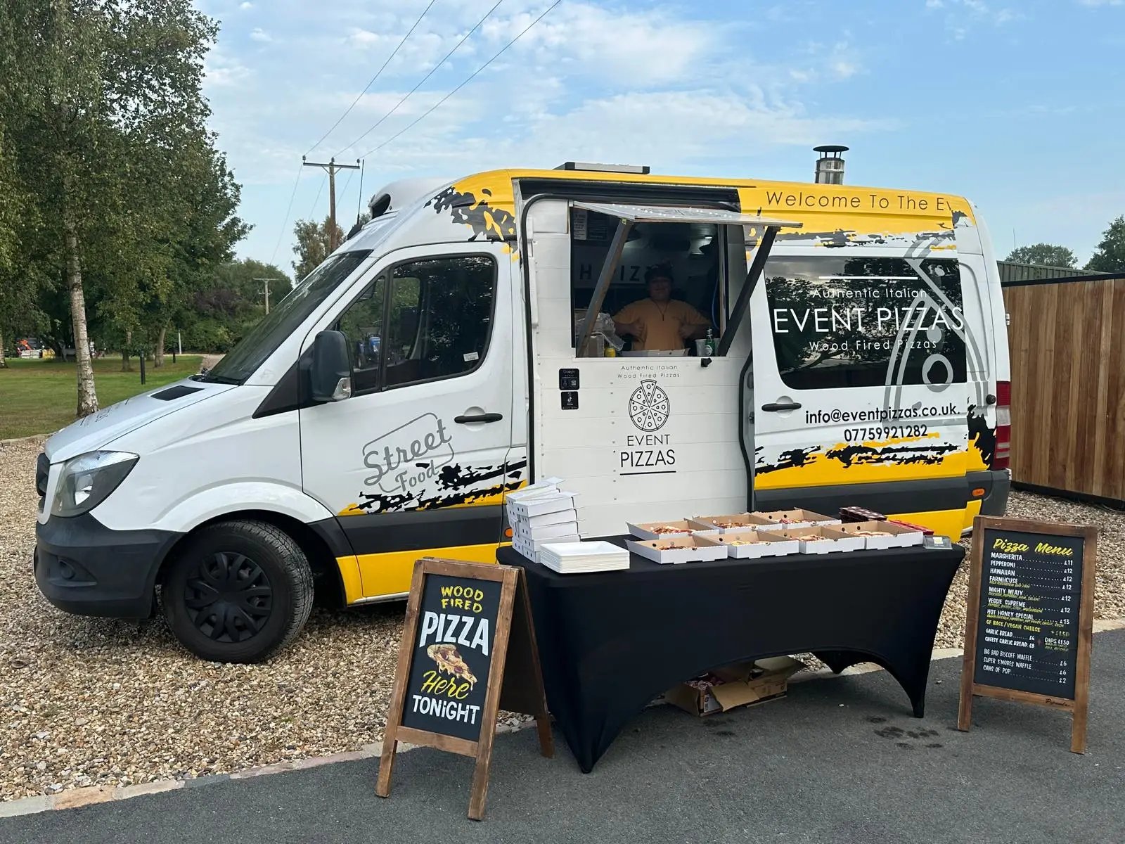 That's how we roll, DM to get a quote! we don't slimy on quality so why go anywhere else. relax knowing we have the best pizzas north of Italy !  #unlimitedpizza #weddingcatering #wedmin