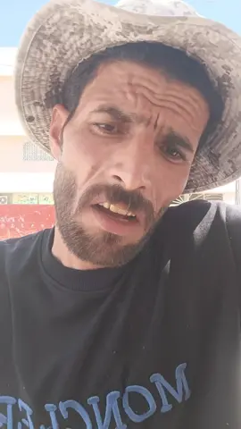 الناس وصلت للقمر واني فكر 