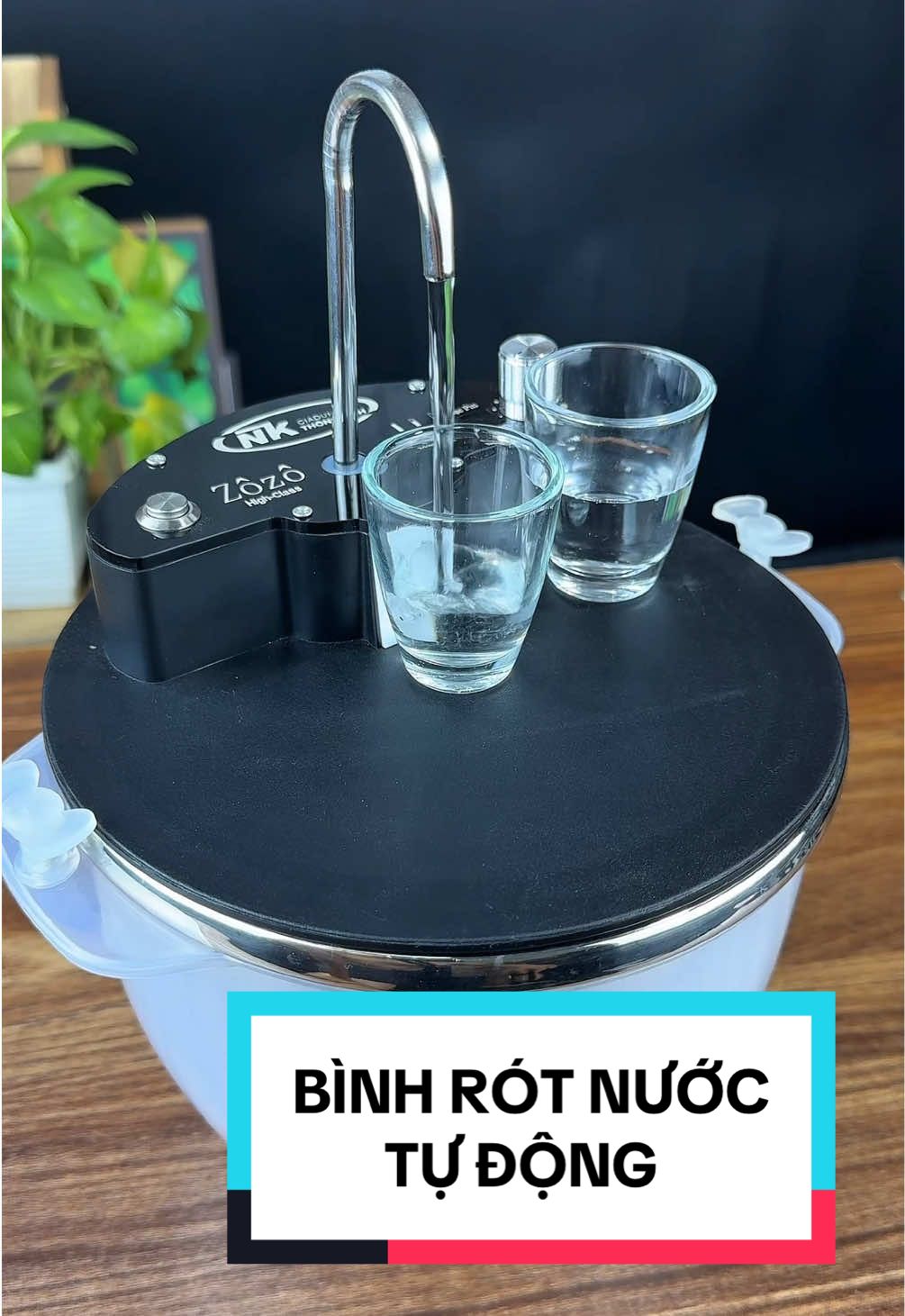 Bình rót tự động #binhrottudong #binhrotnuoctudong #binhrot #binhchianuoctudong #giadungtienich 