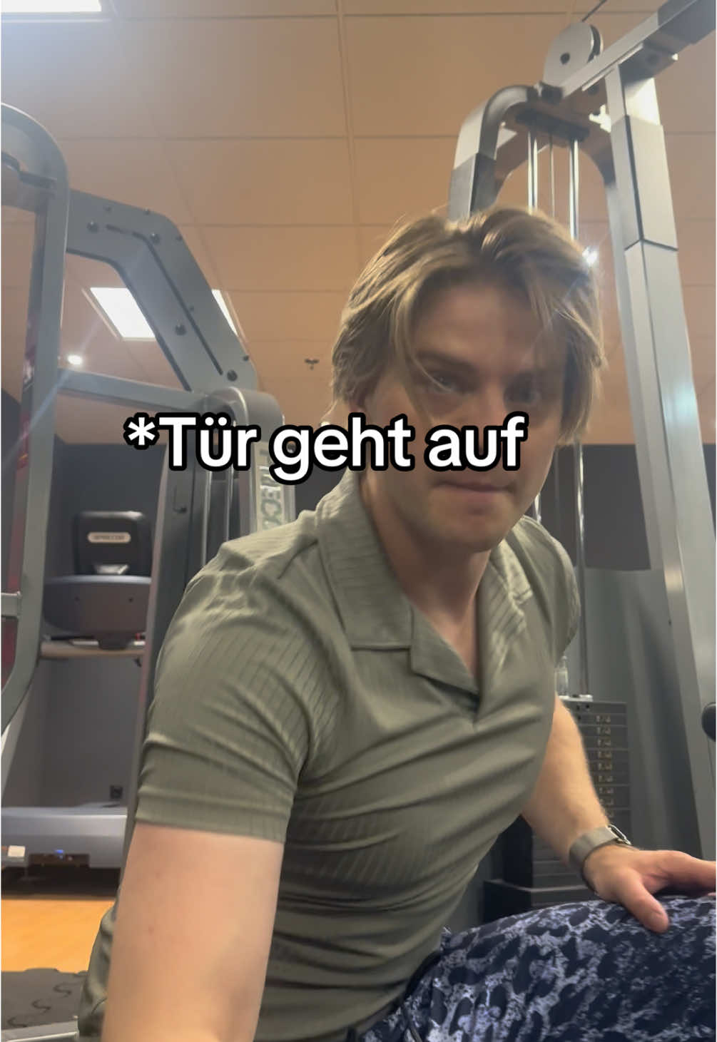 Wer kennts?😬😂  #schüchtern  #pov #peinlich #socialanxiety #anxiety #gym #relatablememes #tiktok #videoviral #foryou #viral  #vincentgross 