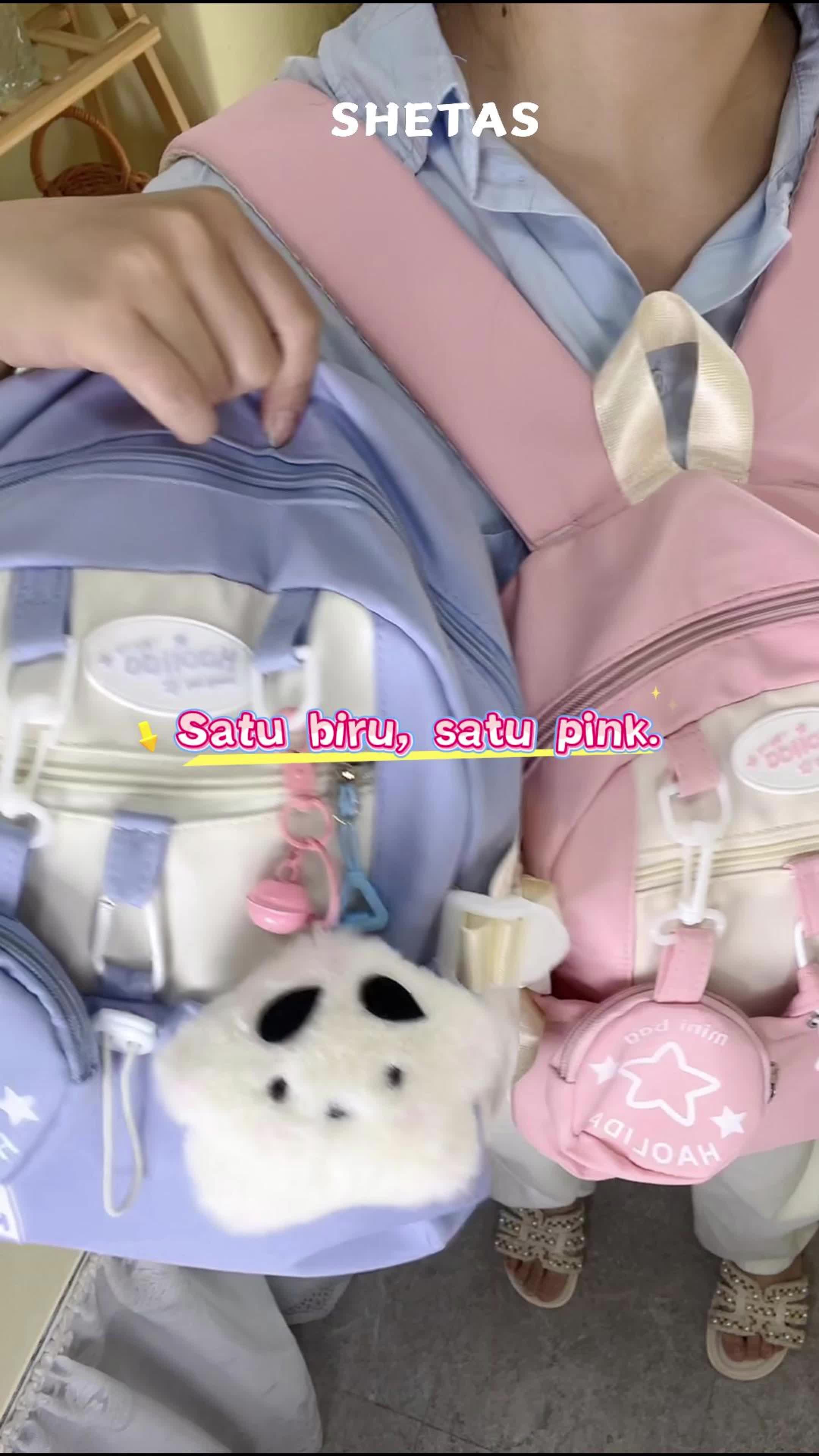my dream cute bag 💗💗Pakai tas imut ini, seharian mood jadi bagus!
#minibag#ootd#backtoschool#backpack#bagsmart#pink#biru#tassekolah 