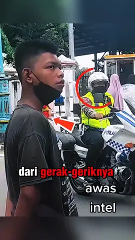Polisi Sampingnya Tak Sadar Bahwa Sebelahnya Juga Anggota.⁉️#shorts #vidioviraltiktok #shortstory 
