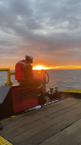 #offshore #sunset 
