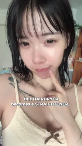 LITERALLY so cool! i love the straightener function!!! ♡ every girly needs one :3 @airbot_my @airbot_sg @airbotindonesia #AriaHyperstrait #hairtools #hairstraightener #airbotol #BeautyTok
