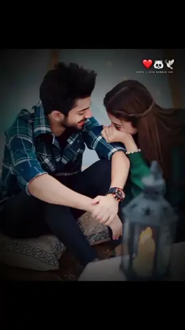 *فکر دنیا سے الگ ہو کر* *آؤ بارش کے موسم میں چائے پیتے ہیں* *🫣🫠💫
