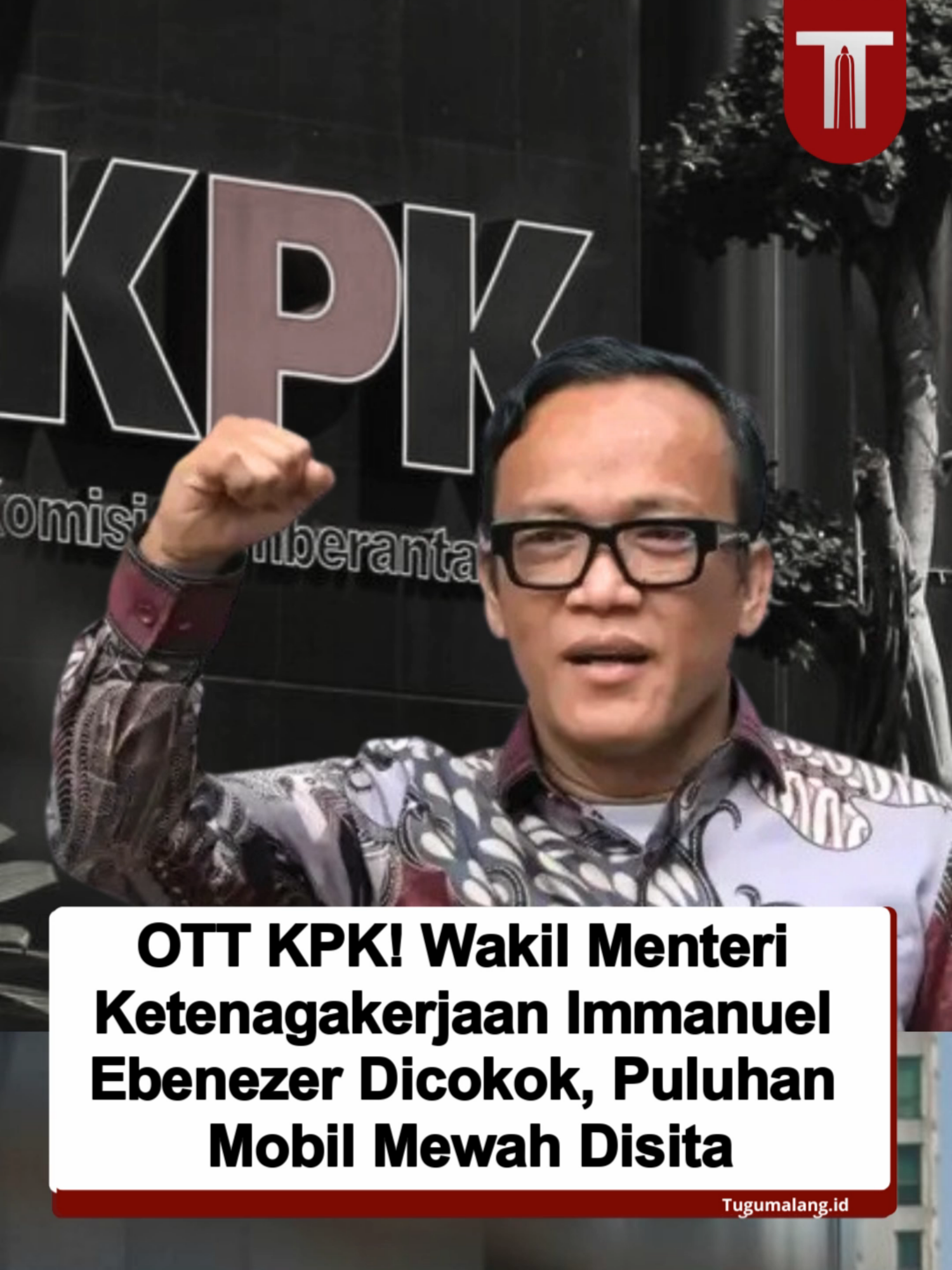 OTT KPK! Wamenaker Immanuel Ebenezer Dicokok, Puluhan Mobil Mewah Disita Komisi Pemberantasan Korupsi (KPK) melakukan operasi tangkap tangan (OTT) pada Rabu malam, 20 Agustus 2025. Dalam operasi tersebut, Wakil Menteri Ketenagakerjaan (Wamenaker) Immanuel Ebenezer alias Noel ikut terjaring bersama sembilan orang lainnya. “Total ada 10 orang yang diamankan,” ungkap Wakil Ketua KPK, Fitroh Rohcahyanto, Kamis (21/8/2025). Tak hanya menangkap para terduga pelaku, KPK juga menyita sejumlah barang bukti bernilai fantastis. Dari hasil OTT, penyidik mengamankan uang tunai, puluhan mobil, serta satu unit motor mewah Ducati. Baca berita selengkapnya di tugumalang.id