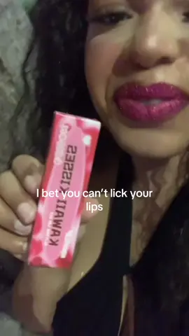 Moonbeam ice cream but your some glitter on your blue jeans #animakeup  #glitterlipkit #kawaiikisses #glitterlips #trending 