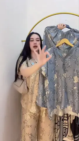 BUNDLING ISI 3 LONG ONE SET ROSELLA #ONESET #SETELAN #onesetmurah #onesetkekinian #cuantanpabatas #shopmaster #keranjangkuning #wibgajian #paydaysale #promogajian #gajiansale #belanjaditiktok #shopping #murahbanget #bajumurah #Jumathemat #belilokal #promo #diskon #fyppppppppppppppppppppppp 