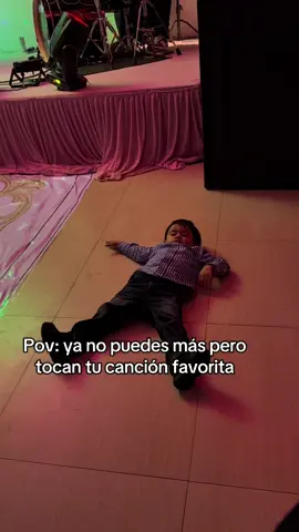 A mi bebé le encanta bailar 🕺 🤣 #baby #bebebailando #banda #fyp 