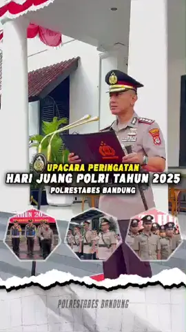 Kapolrestabes Bandung, Kombes Pol. Dr. Budi Sartono, S.I.K., M.Si., M.Han., memimpin langsung Upacara Peringatan Hari Juang Polri Tahun 2025 di Lapangan Apel Mapolrestabes Bandung, Kamis (21/8/2025) pukul 07.00 WIB. Upacara berlangsung khidmat dengan diikuti oleh Pejabat Utama (PJU) Polrestabes Bandung, para Kapolsek jajaran, Perwira Pertama Polrestabes Bandung, Brigadir Polrestabes Bandung, serta Aparatur Sipil Negara (ASN) Polrestabes Bandung. Peringatan Hari Juang Polri ini menjadi momentum penting untuk memperkuat semangat pengabdian seluruh personel dalam menjaga keamanan, ketertiban, serta meningkatkan pelayanan prima kepada masyarakat Kota Bandung. Jika wargi bandung butuh bantuan silahkan hub : DM IG : Polrestabes Bandung Call Center : 110 WA KANG BUSAR : 082130201996 Call Center Prabu : 081818612889 Follow juga akun ig@prabu.lodaya.presisi agar semakin banyak informasi yang dapat kami terima dari wargi kota Bandung. @prabowo @listyosigitprabowo @habiburokhmanjkttimur @dedimulyadi71 @hmfarhanbdg @ntmc_polri @rtmcpoldajabar @divisihumaspolri @humaspoldajabar @humaspolrestabesbandung @simrestabesbdg @polrestabesbandung @budisartono96 @infobdgcom @prfmnews @bandung.banget @infobandungkota @halobandung @infobandung_ @pikiranrakyat 