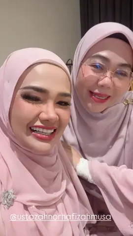 Allhamdulillahsaya dapat nadihat dari Ustazah Datuk Norhafizah Musa 💕♥️😍 Terima kasih Ustazah Datuk Norhafizah  atas  nasihat yang berguna buat saya dan Azal 🥰