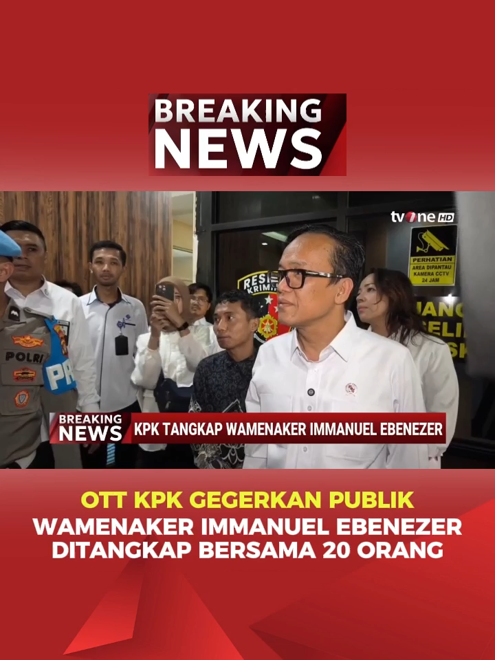 🚨 BREAKING NEWS! OTT KPK Gegerkan Publik Wakil Menteri Ketenagakerjaan Imanuel Ebenezer alias Noel ditangkap KPK dalam operasi tangkap tangan (OTT) pada Rabu malam. Penangkapan ini disebut terkait dugaan tindak pidana pemerasan. Dalam operasi ini, sekitar 20 orang turut diamankan, termasuk pejabat eselon II di Kemenaker. OTT Noel menjadi penangkapan pertama terhadap pejabat kabinet Presiden Prabowo Subianto sejak dilantik Oktober 2024. KPK memastikan OTT dilakukan usai adanya indikasi kuat peristiwa pidana. Saat ini, penyidik memiliki waktu 1x24 jam untuk menentukan status hukum Noel dan pihak lain yang diamankan. Publik menunggu penjelasan resmi KPK mengenai konstruksi perkara, serta sikap Istana terkait penangkapan ini. 📡 Ikuti terus update kasus besar ini hanya di tvOne. #OTTKPK #BreakingNews #ImmanuelEbenezer #Wamenaker #KPK #Kabinetmerahputih #KabinetPrabowo #tvOne #KabarHariIni #UpdateTvOn #KabarTvOne