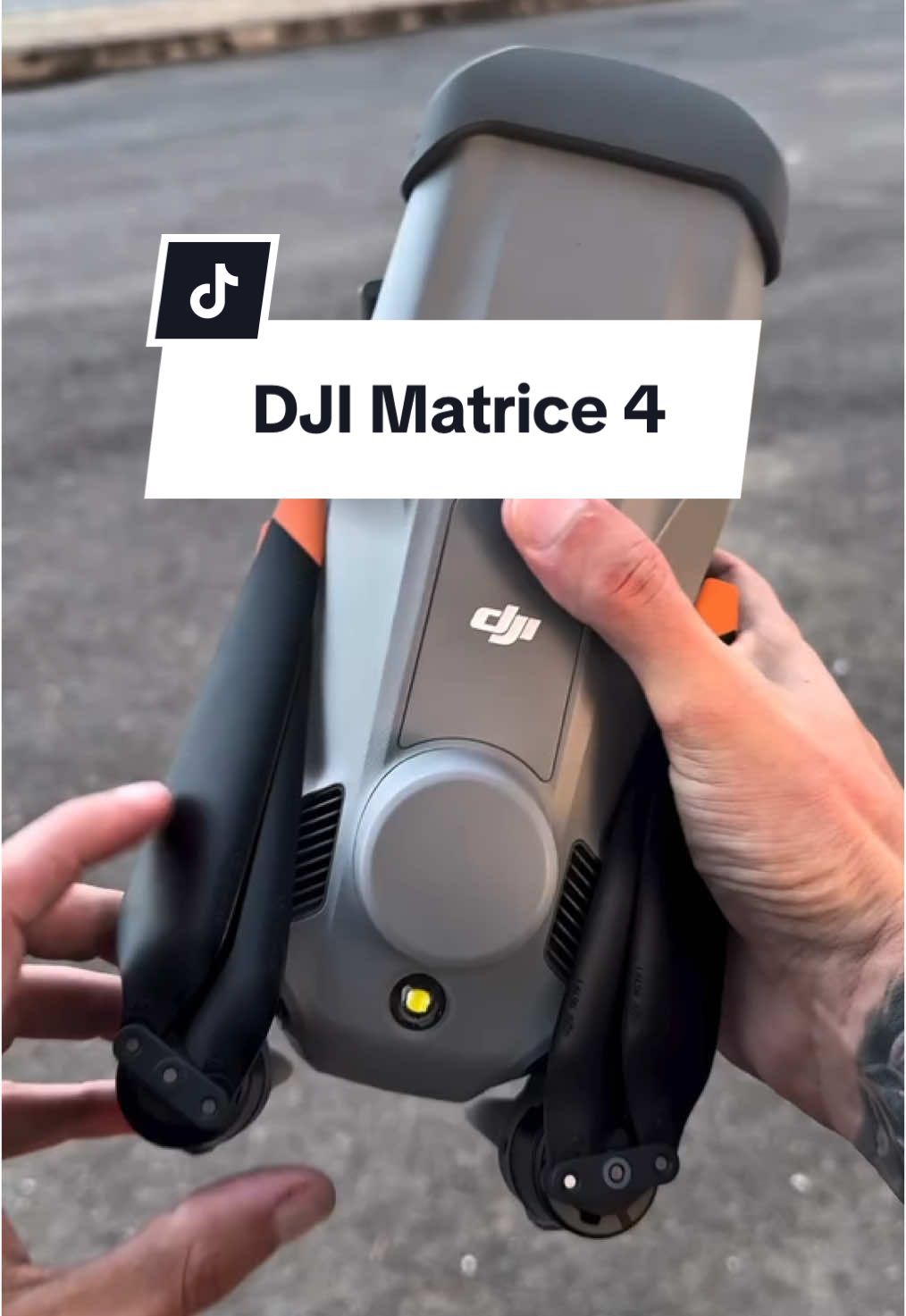 🚁 DJI Matrice 4T Drone Profesional untuk Misi Serius! Drone ini bukan sekadar mainan, tapi alat strategis dengan teknologi tercanggih: ✅ Active Track revolusioner – identifikasi & pantau target real-time dengan akurasi tinggi ✅ Kamera & sensor canggih – hasil detail bahkan di kondisi sulit ✅ Desain tangguh – siap untuk skenario kompleks & kritis 💡 Ideal untuk: 🔹 Patroli & penyelamatan 🔹 Operasi taktis 🔹 Monitoring area luas 📦 Pre-Order segera di linktr.ee yang ada di bio 📍 Atau kunjungi segera Store kita di: 	•Borneo Digital Banjarmasin 	•Borneo Digital Palangkaraya #borneodigital #tokokamerabanjarmasin #tokokamerabanjarbaru #tokokamerapalangkaraya