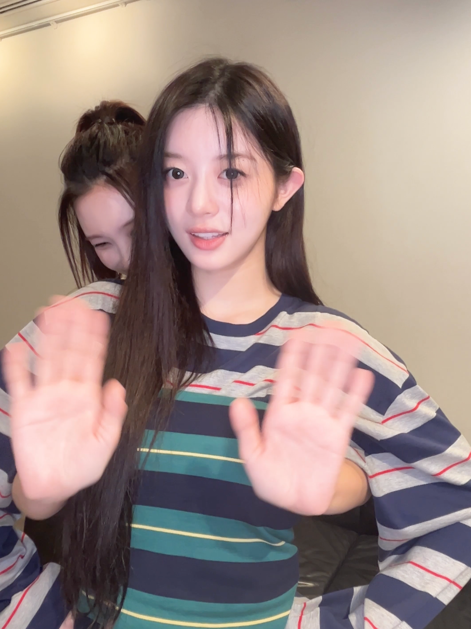 ٩꒰ ˘ ³˘꒱۶~🩵🫧 #Topping #Topping_Challenge #YUNAH #윤아 #MINJU #민주 #ILLIT #아일릿
