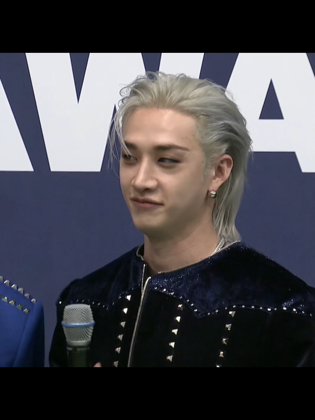 Как ему идёт...  #bangchan #stay #StrayKids #skz #KARMA 