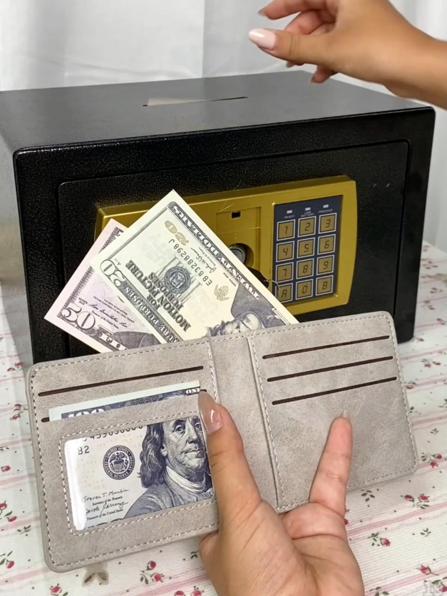 If life is going to hit a wall, I hope it will be in US dollars#Safe #Furniture #Storage #Sudden wealth