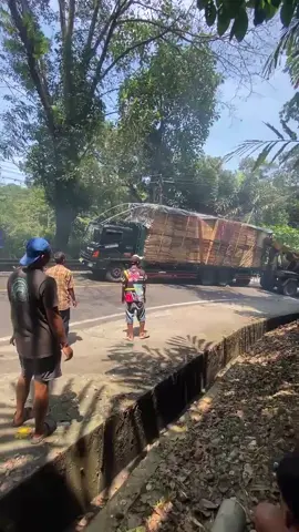 nagog #tanjakan #truk #truknanjak 