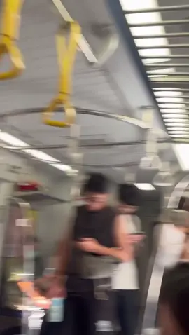 第一次搭火車搭到沒電🤣