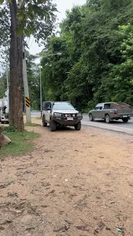เหนื่อยก็พัก😅 #อพยพแม่สุรีน #รีโว่4x4 #วัยรุ่นชายแดน #แดนกระเหรี่ยง #แม่ฮ่องสอน 