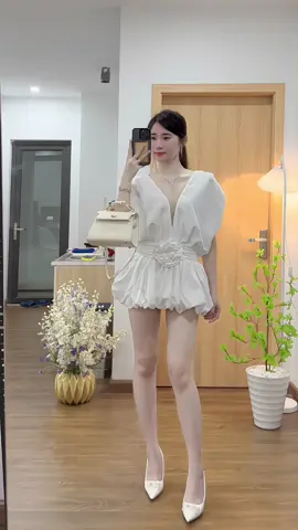 Tôi không chạy theo ai cả. Yêu thì đứng bên cạnh - Không yêu thì đứng sang một bên