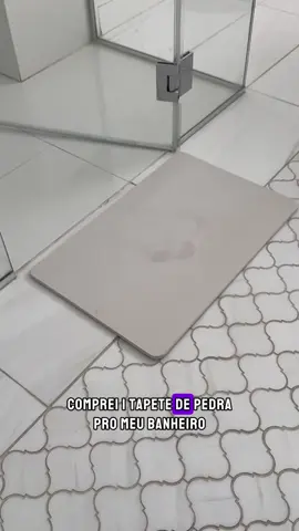 Piso sempre seco em segundos! Adeus tapete encharcado...