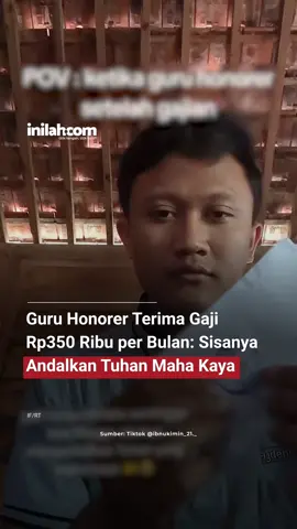 Di tengah pemberitaan tunjangan DPR yang naik, di sisi lain kehidupan, seorang guru honorer memperlihatkan gaji bulanannya. Dalam video berdurasi sangat singkat tersebut, tampak ia memamerkan amplop putih dan mengeluarkan uang pecahan Rp100 ribu dan Rp50 ribu. Total uang yang ia terima sebesar Rp350 ribu. “POV : ketika guru honorer setelah gajian” tulisnya dalam video. “gaji hanya berlaku seminggu dua Minggu sisanya mengandalkan Tuhan yang maha kaya” tambahnya. Video tersebut menarik simpati netizen hingga meninggalkan jejak di kolom komentar. Para pengguna media sosial pun “menyenggol” para pejabat. “Lihatlah itu para pejabat .gaji oara guru honorer. cuma 300 rb,” ujar netizen.  “msih pantaskah gaji segitu para bpk n ibu DPR,” tambah yang lain. Selain itu, ada pula netizen yang mengungkapkan pengalaman yang sama. “saya pertama ngabdi guru honor 3 bulan di gaji 100 rb ,alhamdulilah saya ikhlas sekali ,pengabdian 10 thn akhir nya saya diangkat p3k” terangnya. - Selengkapnya kunjungi website dengan klik link di bio atau download aplikasi di AppStore dan Google Play Store. #InilahNews #GajiGuru #GuruHonorer #TunjanganDPR #DPRRI    