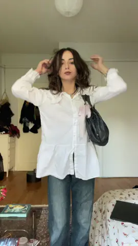 je suis habillée comme au lycée avec mon gérard darel #OOTD #fyp 