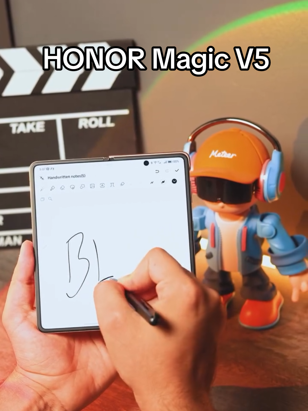 #HONORMagicV5 مۆبایلی ئێستا زیرەکتر، تەنکتر، بەهێزترە 👌 بەردەستە بۆ داواکردنی پێشوەختە لەگەڵ دیاری بێبەرامبەر بە نرخی 2,199,000 د.ع 