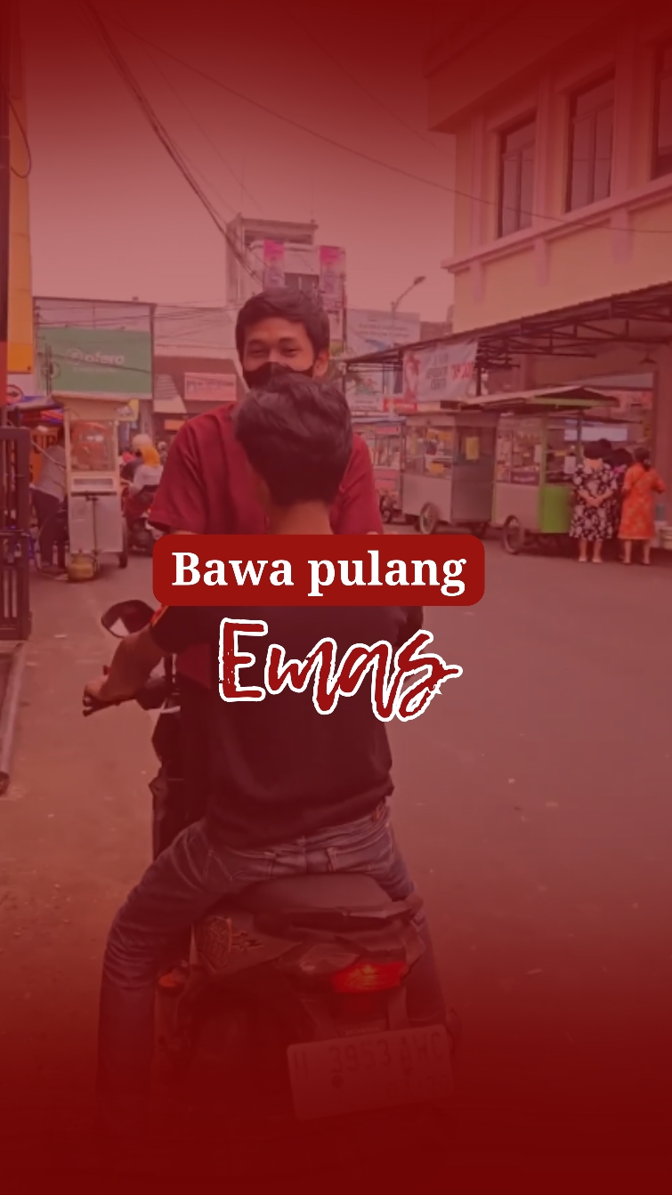 Yang dibawa pulang itu emasnya, bukan masnya kak🥲🙏 #emassalatiga #emasmuda #emasberkualitas #fyp #komedi  #perhiasanemas #salatiga 
