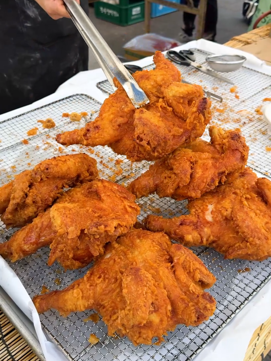 대형 가마솥치킨 Korean chicken #모란시장 #가마솥치킨 #koreanfood #streetfood #chicken 